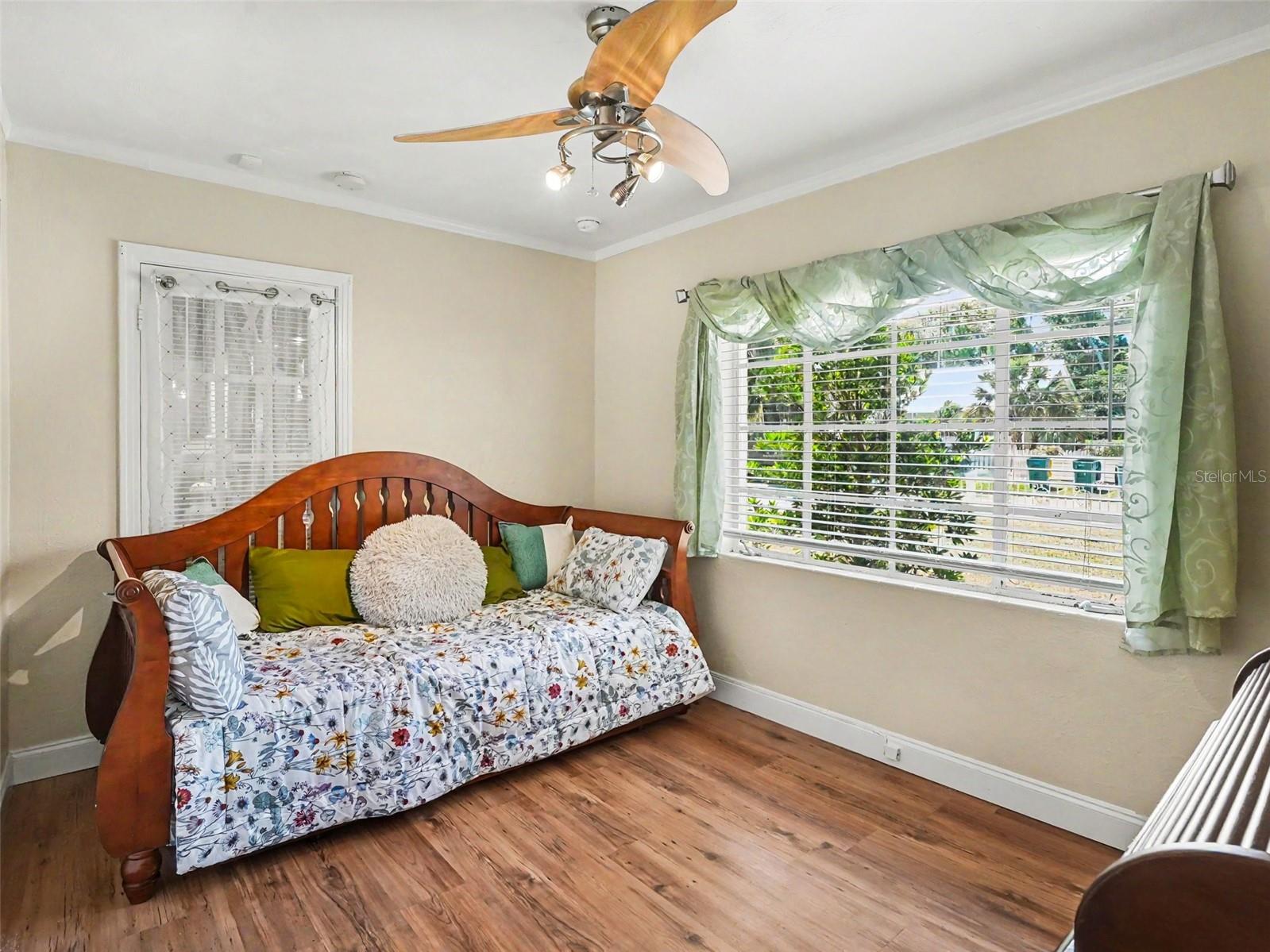315 W 11TH AVE