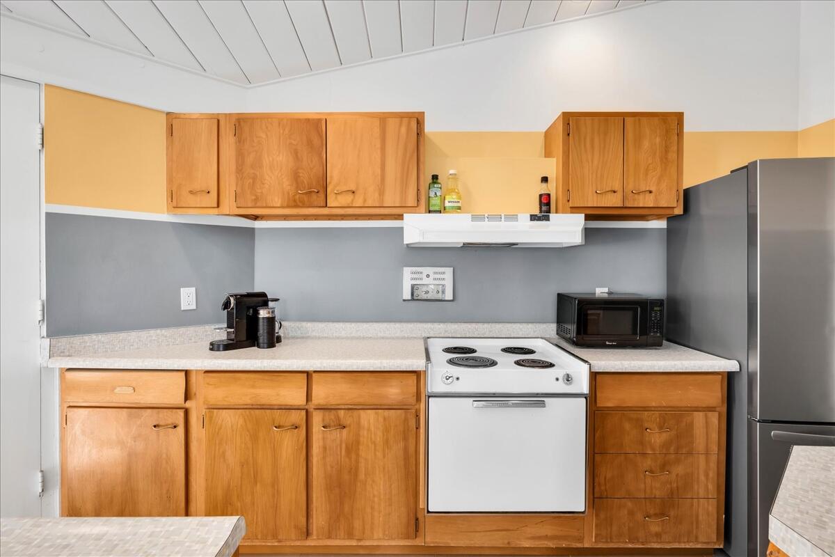 37800 Da Vall DR Unit: 14