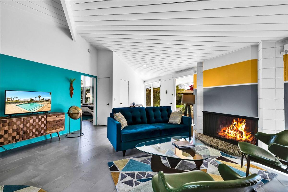 37800 Da Vall DR Unit: 14