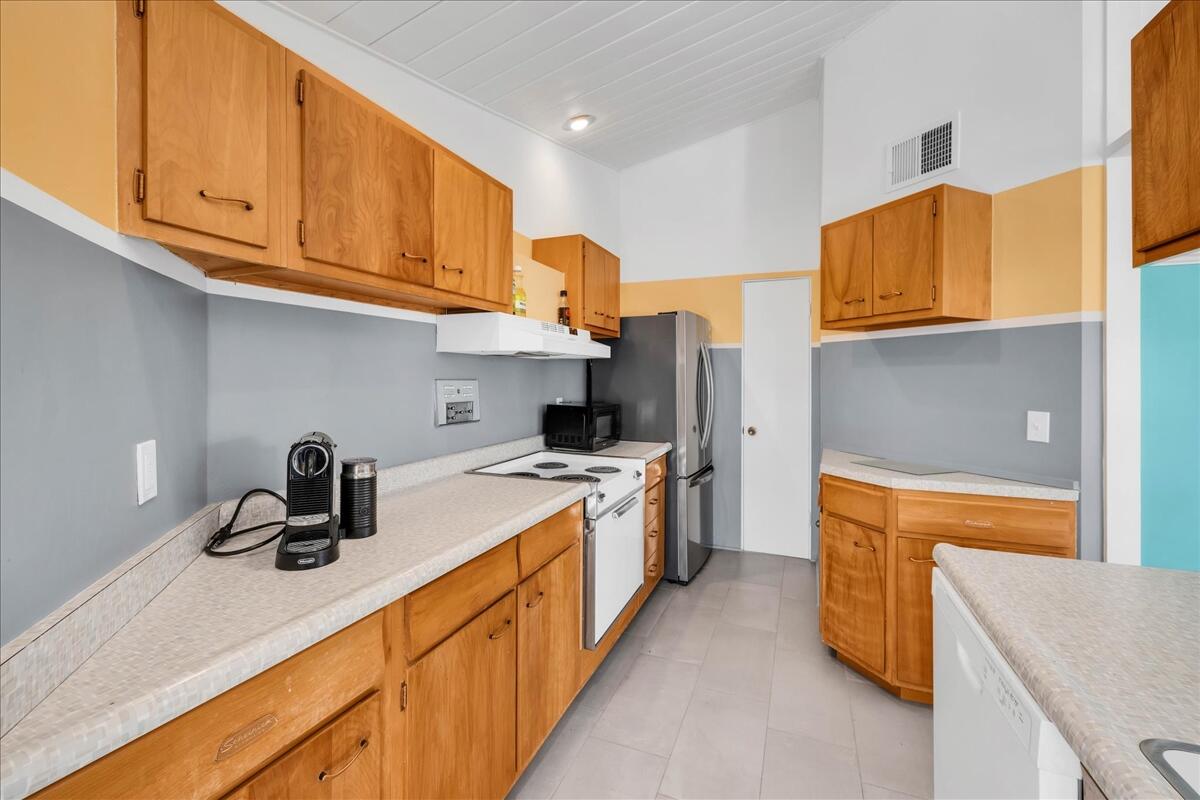 37800 Da Vall DR Unit: 14