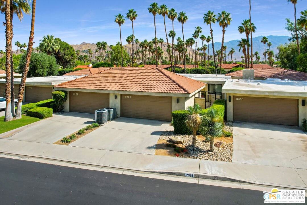 2365 S Oakcrest Dr