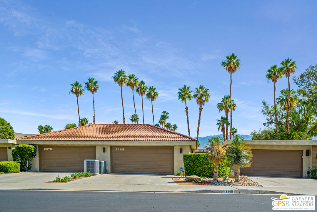 2365 S Oakcrest Dr