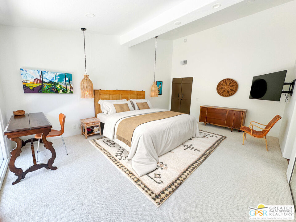 1375 E Primavera Dr
