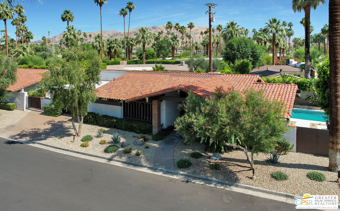 1375 E Primavera Dr