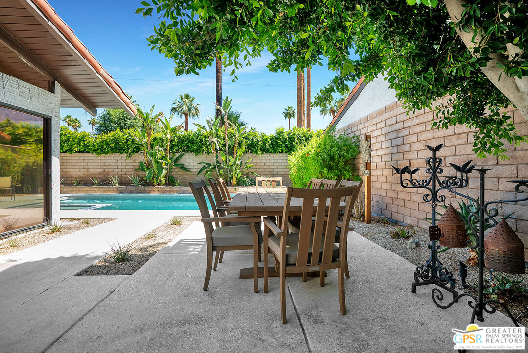 1375 E Primavera Dr