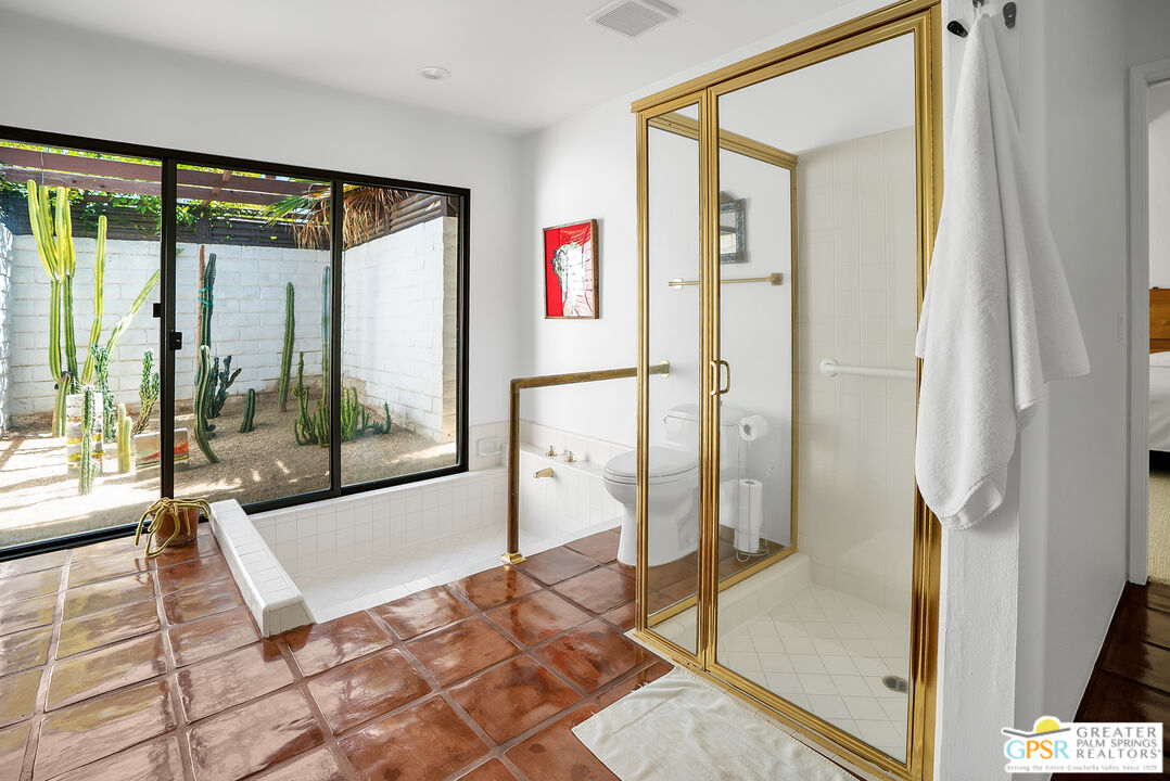 1375 E Primavera Dr
