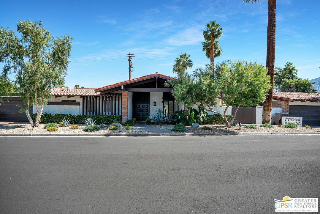 1375 E Primavera Dr