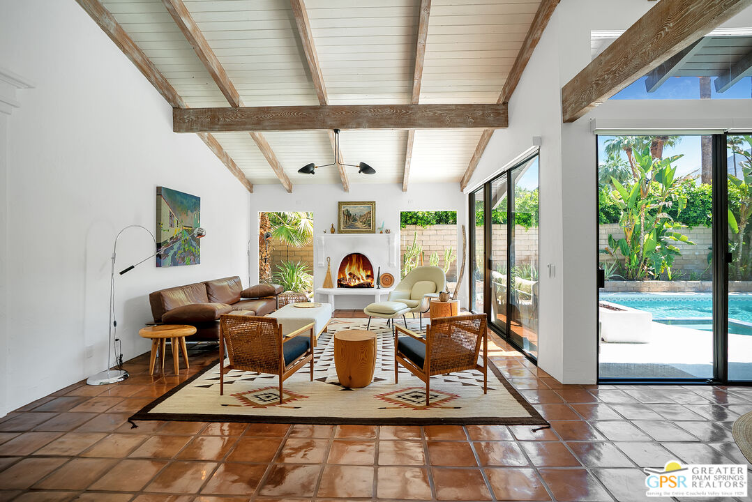 1375 E Primavera Dr