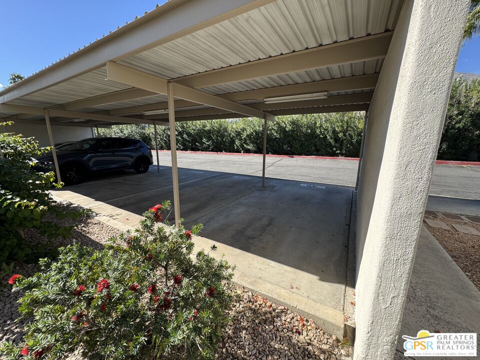 815 E Arenas Rd