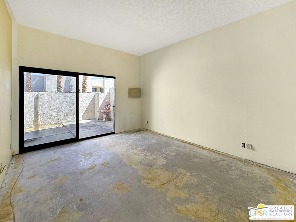 815 E Arenas Rd