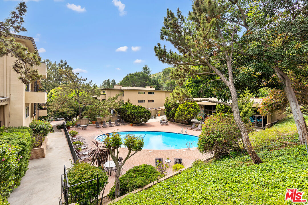 6724 Hillpark Dr Unit: 202