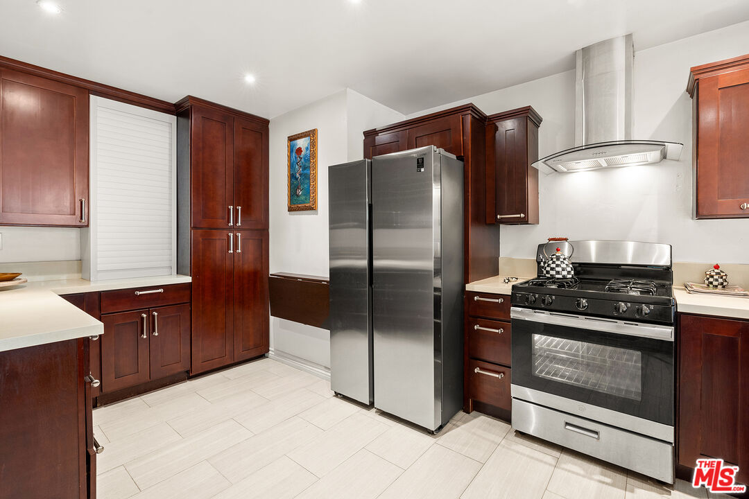 6724 Hillpark Dr Unit: 202