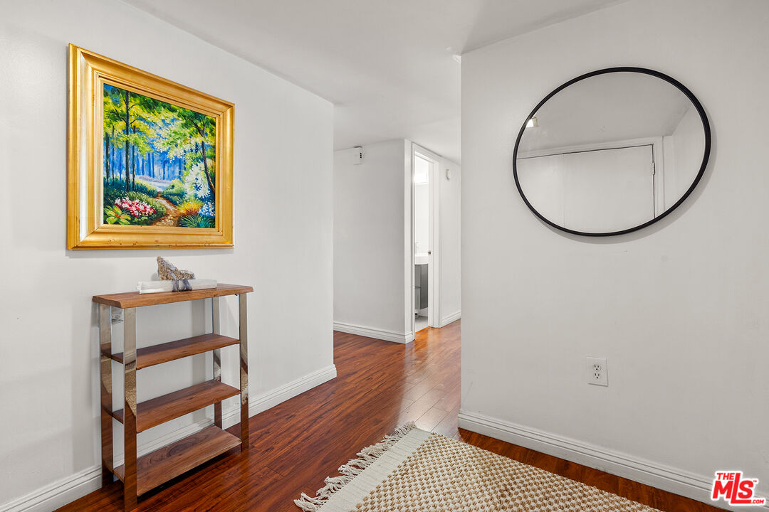 6724 Hillpark Dr Unit: 202