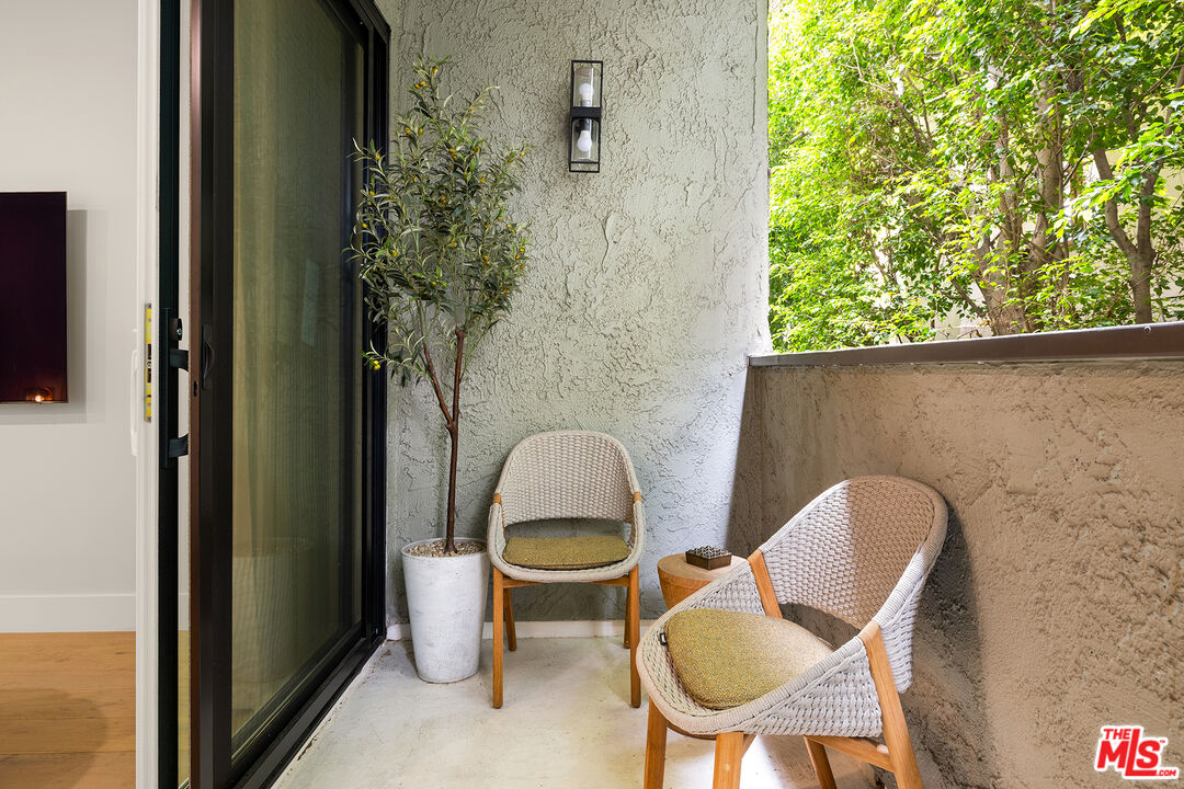 9000 Cynthia St Unit: 302