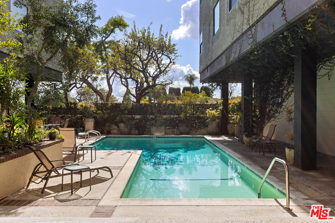9000 Cynthia St Unit: 302