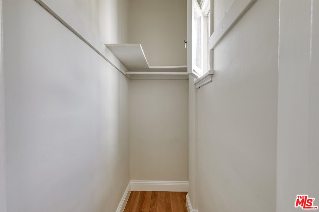 9945 Robbins Dr Unit: 101
