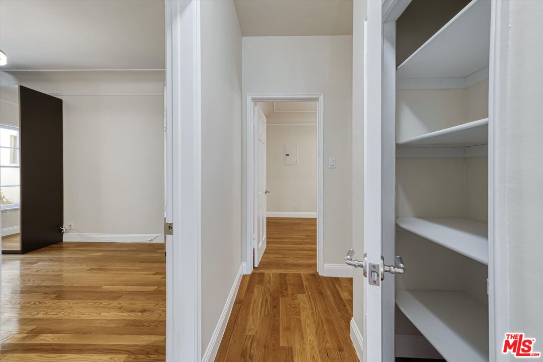 9945 Robbins Dr Unit: 101