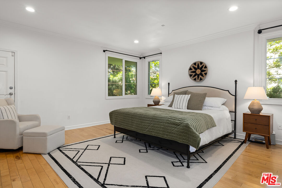 1601 S Bentley Ave Unit: 201