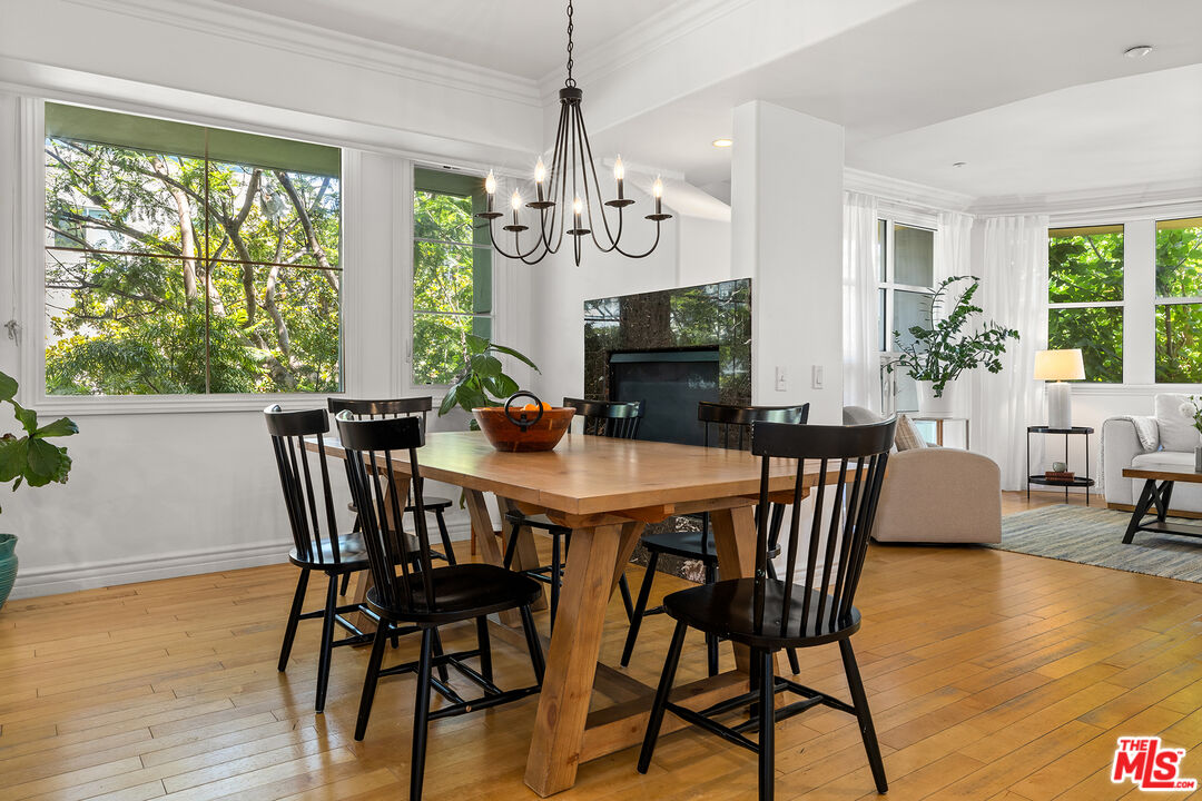 1601 S Bentley Ave Unit: 201