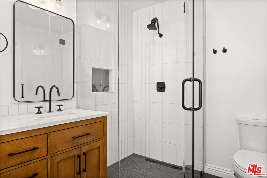 1601 S Bentley Ave Unit: 201