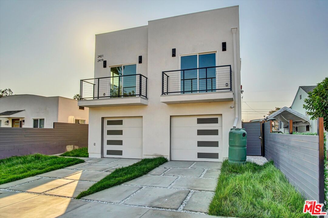 2419 S Cochran Ave