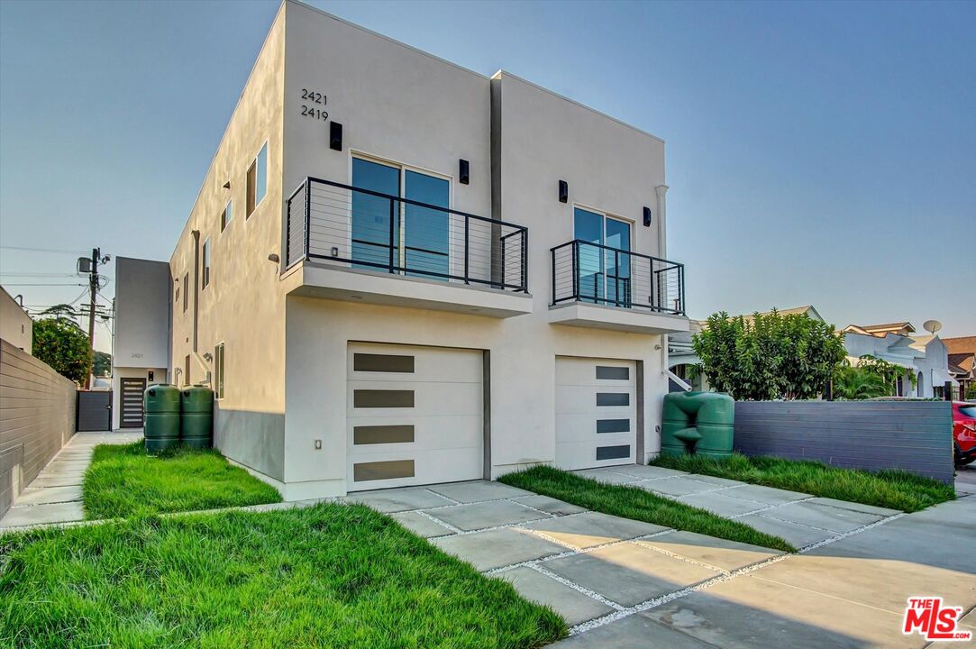 2419 S Cochran Ave