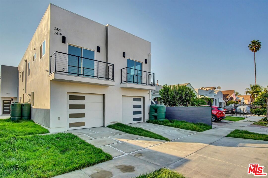 2419 S Cochran Ave