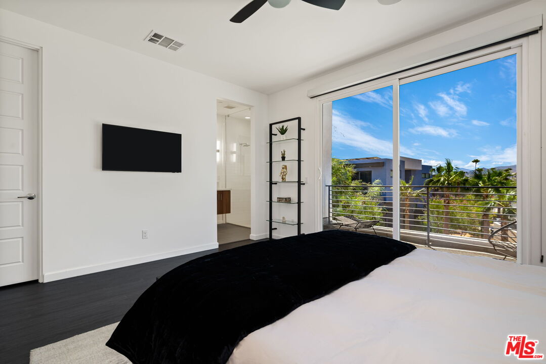 504 Paragon Loop