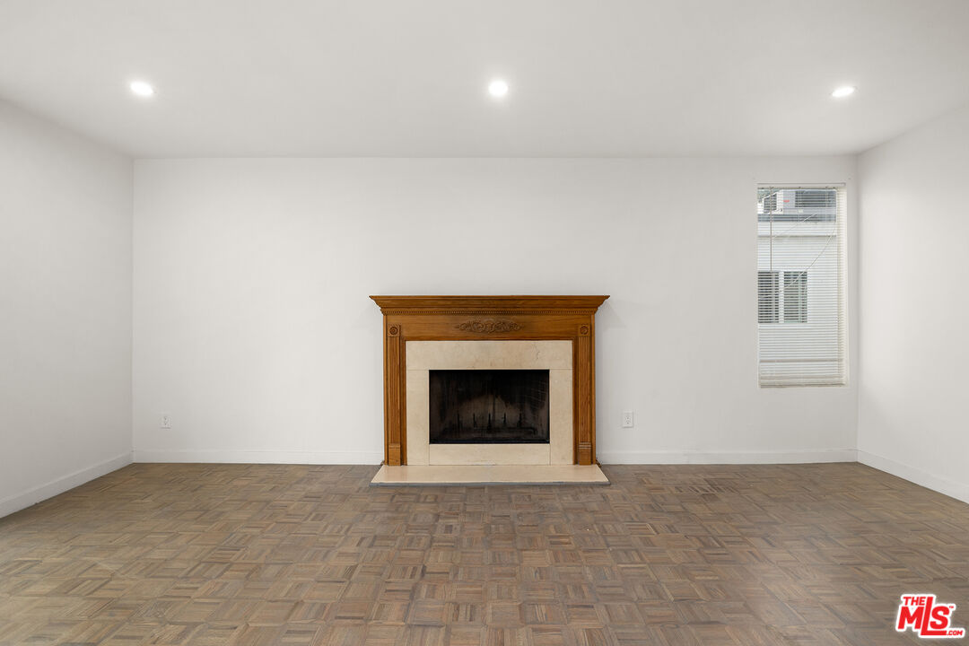 4213 Whitsett Ave Unit: 3