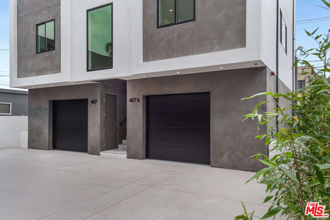 417 N Curson Ave