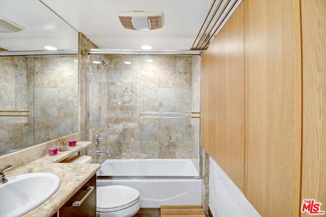 1319 N Detroit St Unit: 108