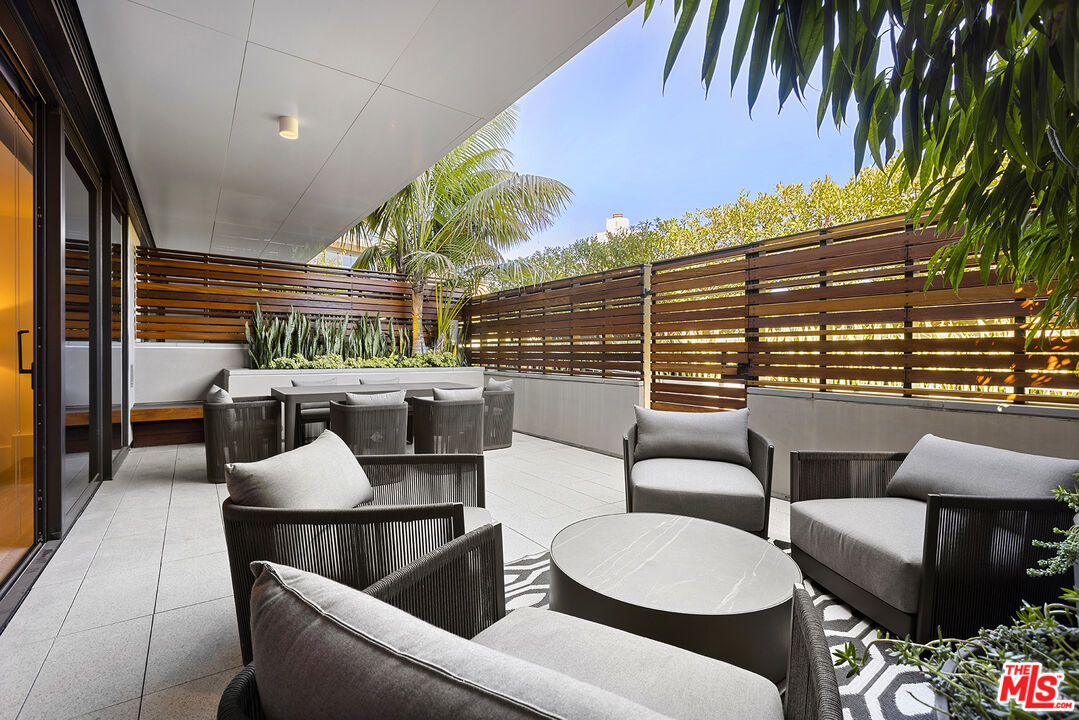 8420 W Sunset Blvd Unit: 405