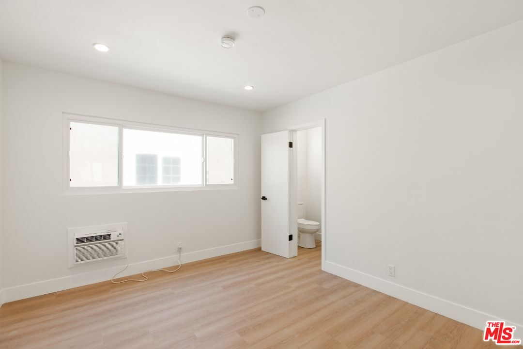 352 S Doheny Dr Unit: 1