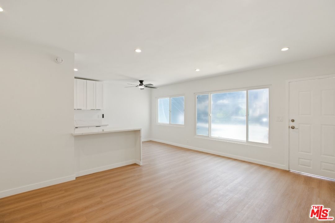 352 S Doheny Dr Unit: 1