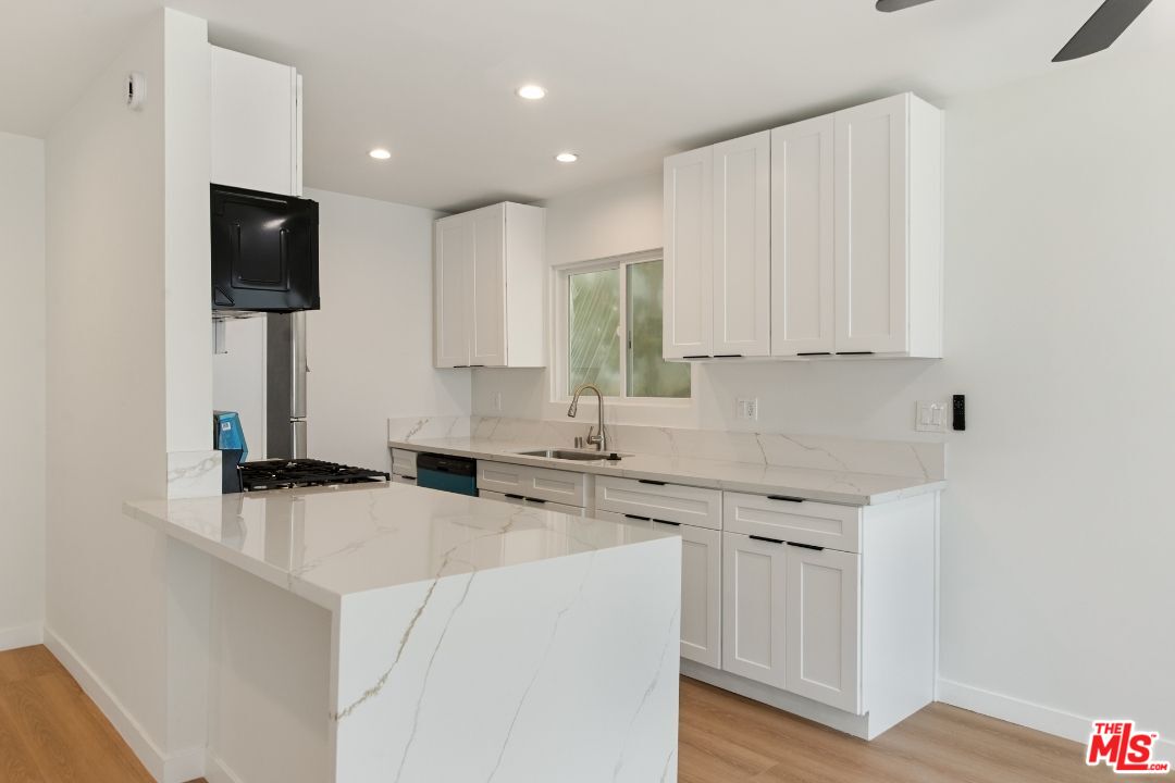 352 S Doheny Dr Unit: 1