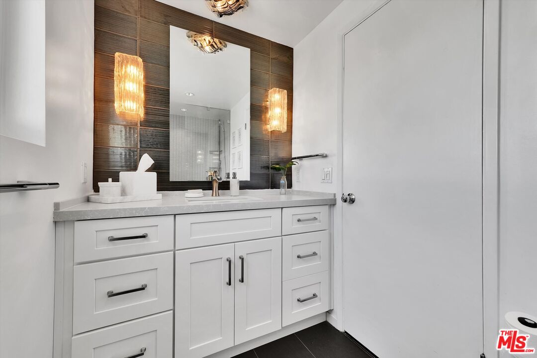 7949 Selma Ave Unit: 21