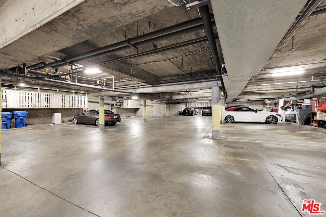 7949 Selma Ave Unit: 21