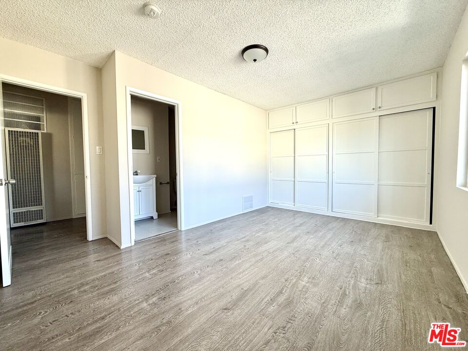 854 S Sherbourne Dr Unit: 6