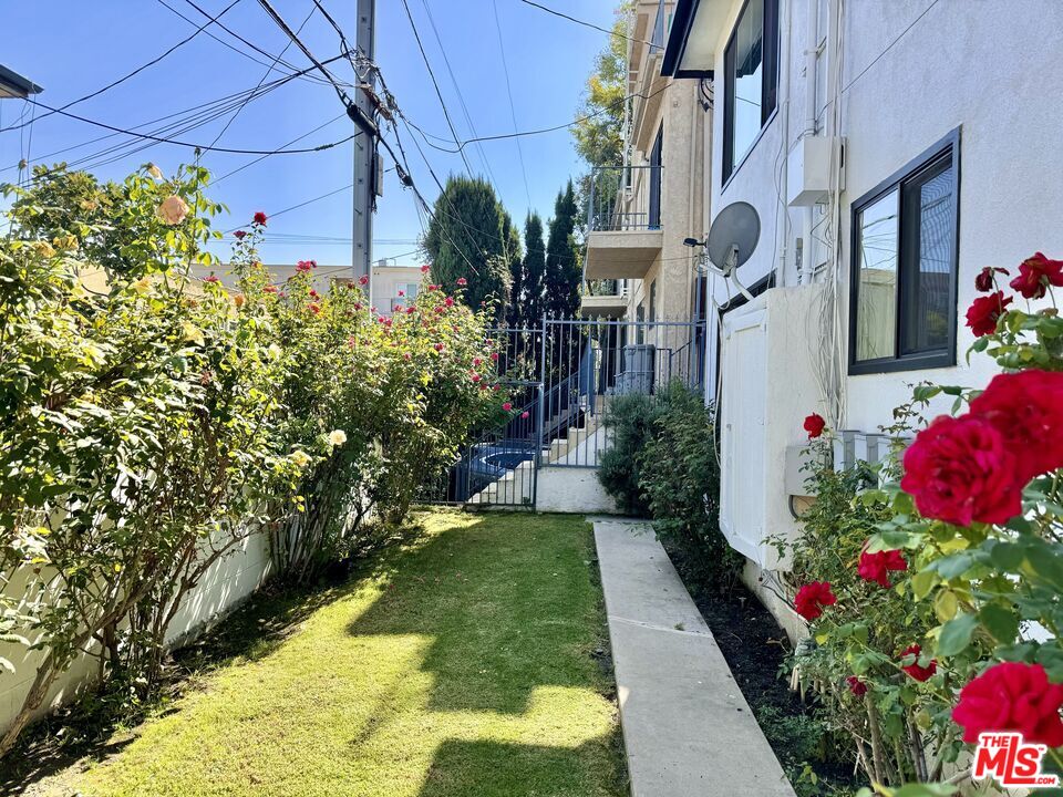 854 S Sherbourne Dr Unit: 6