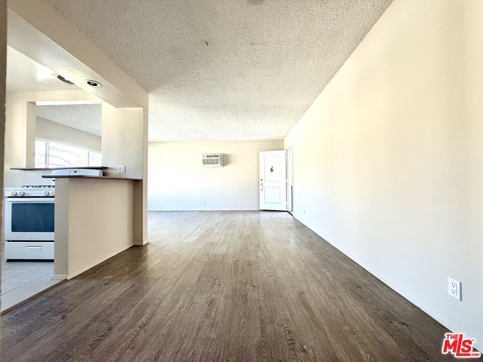 854 S Sherbourne Dr Unit: 6