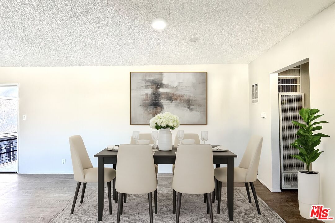 854 S Sherbourne Dr Unit: 6