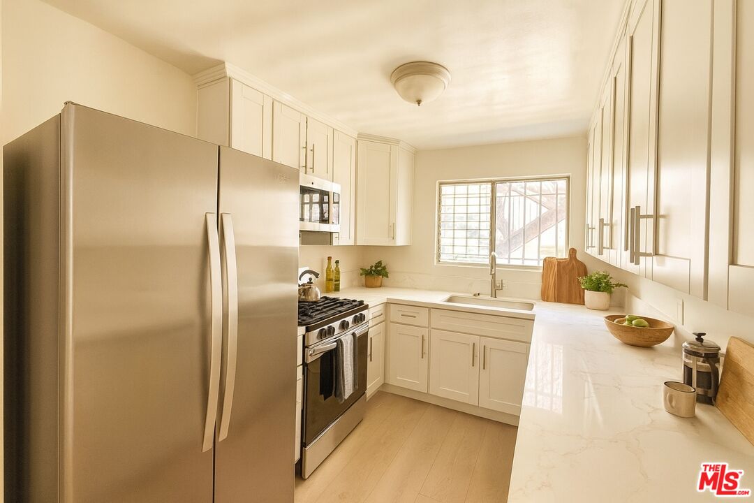 925 S Holt Ave Unit: 2