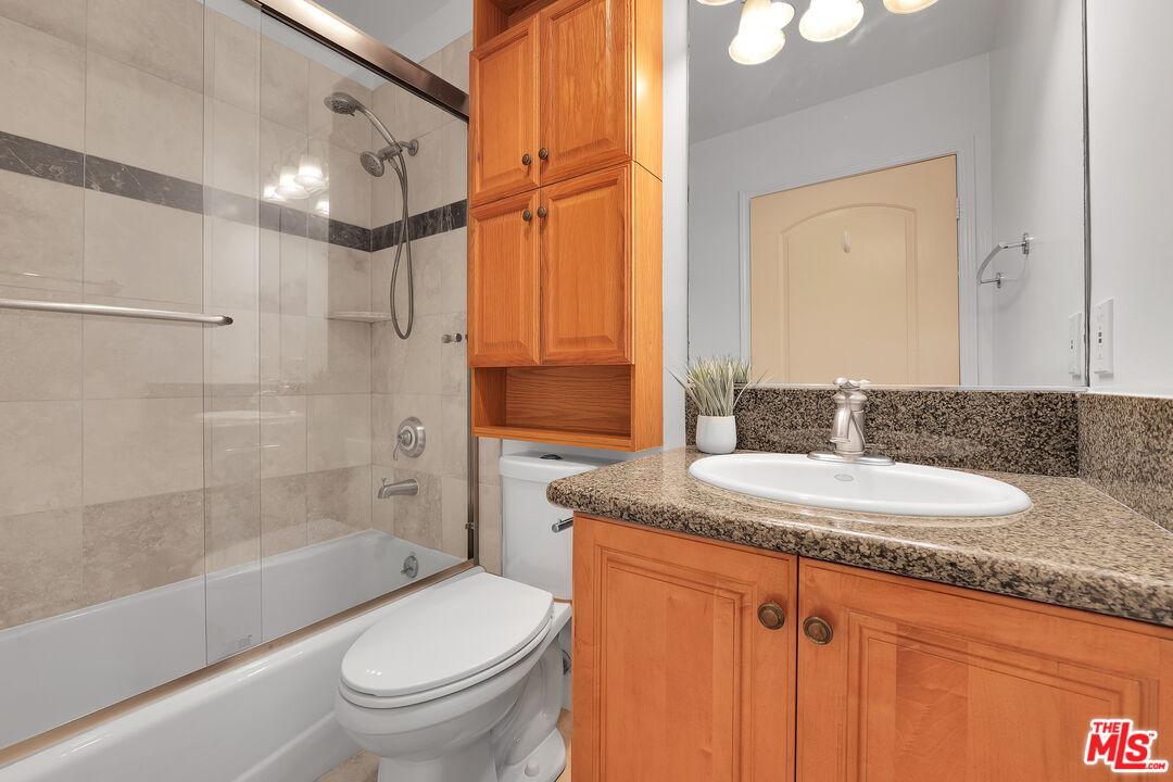 1601 S Bentley Ave Unit: 201