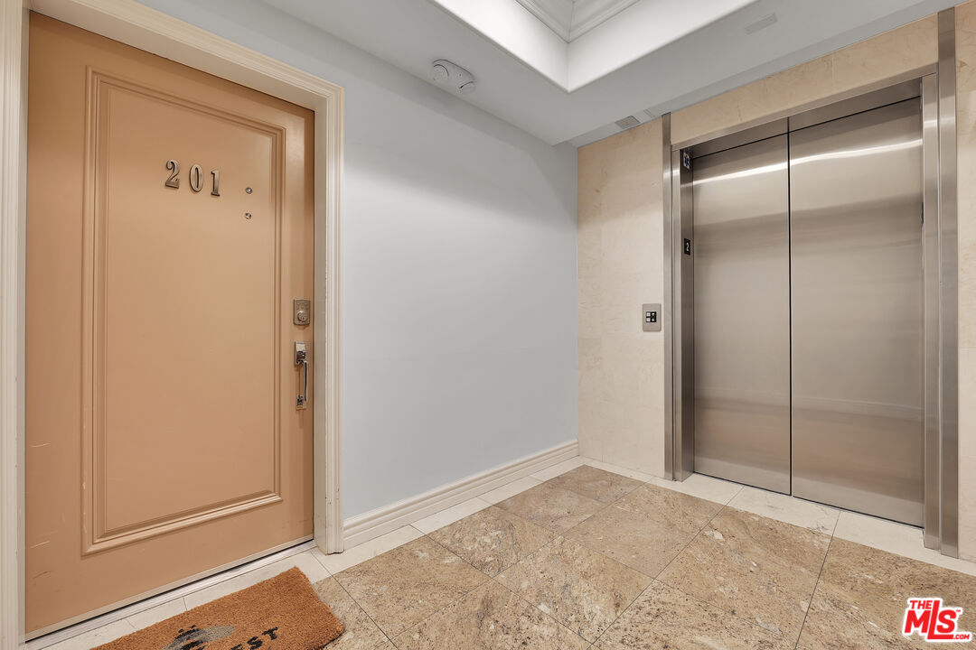 1601 S Bentley Ave Unit: 201