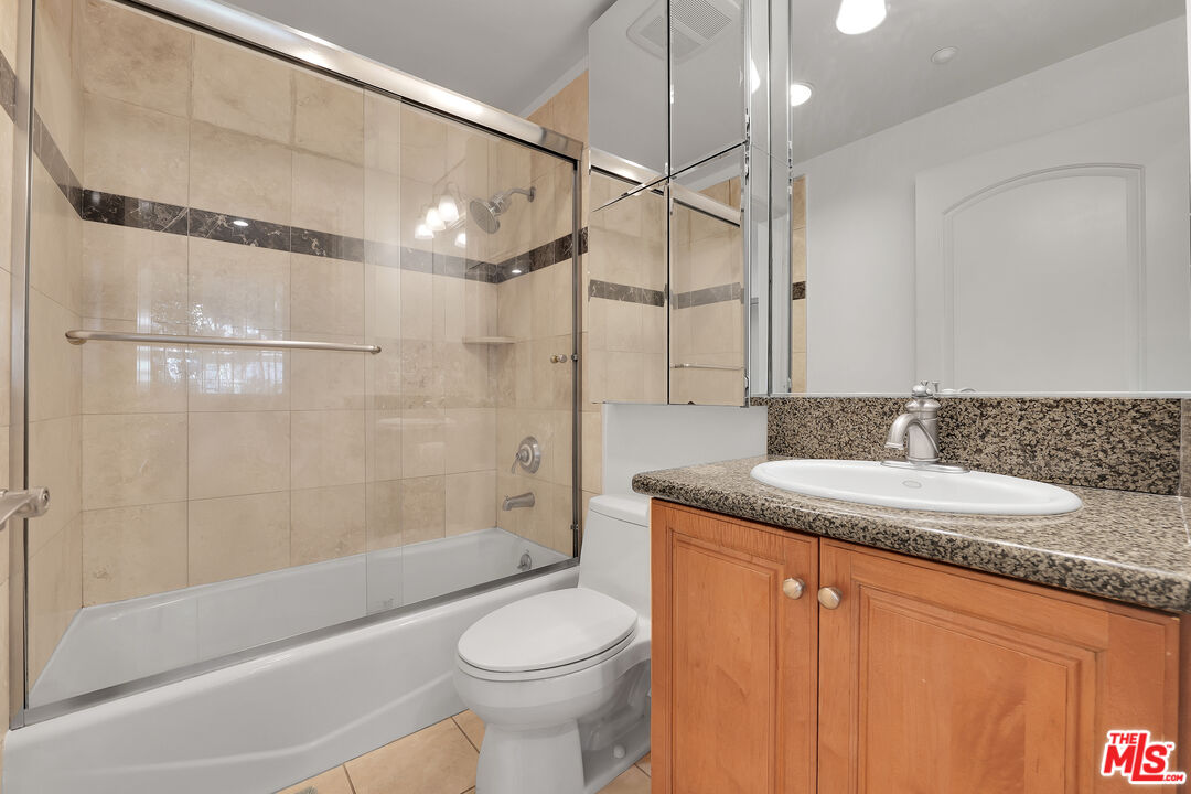 1601 S Bentley Ave Unit: 201