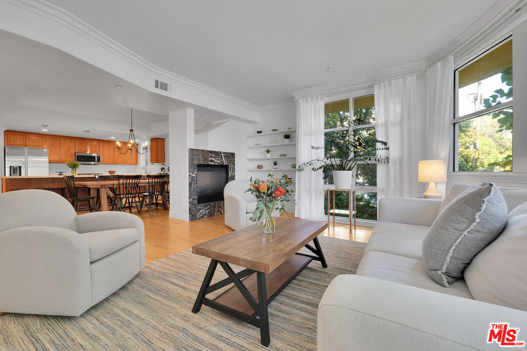 1601 S Bentley Ave Unit: 201