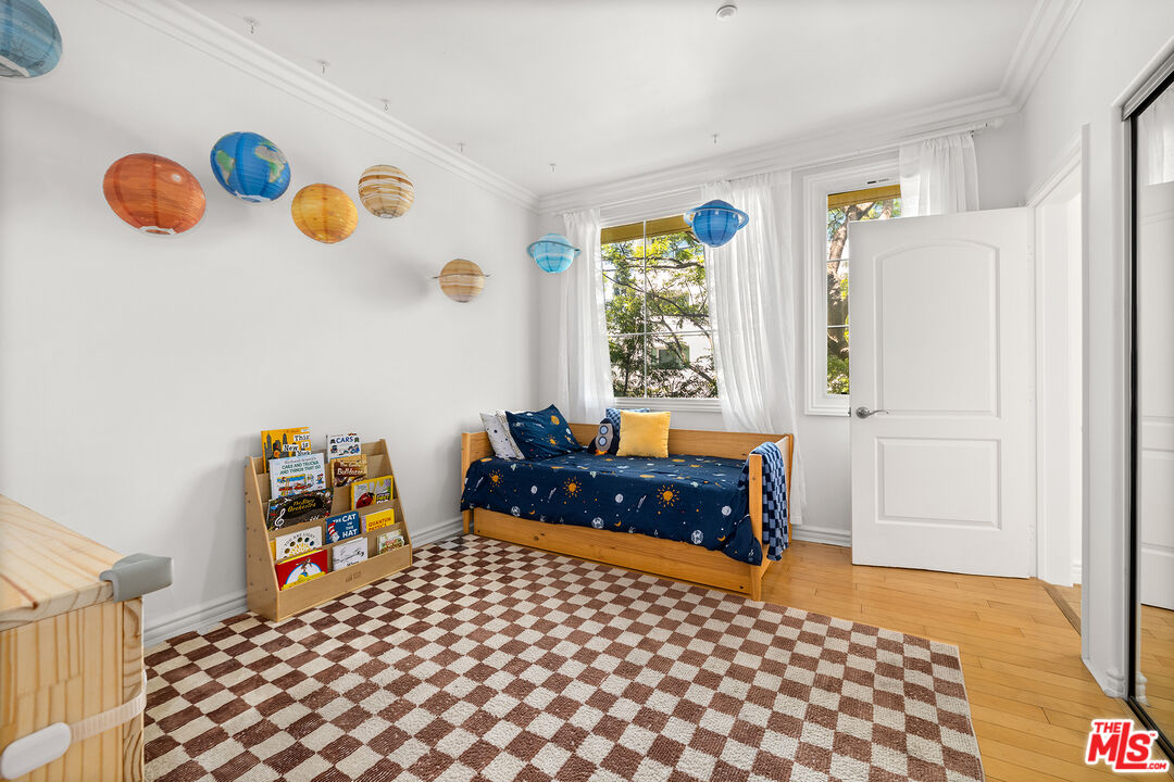 1601 S Bentley Ave Unit: 201