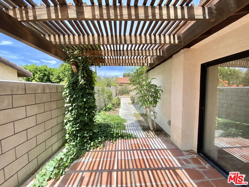 27205 AVENIDA QUINTANA