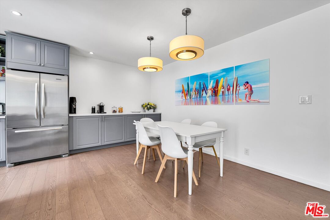 1233 N Laurel Ave Unit: 114