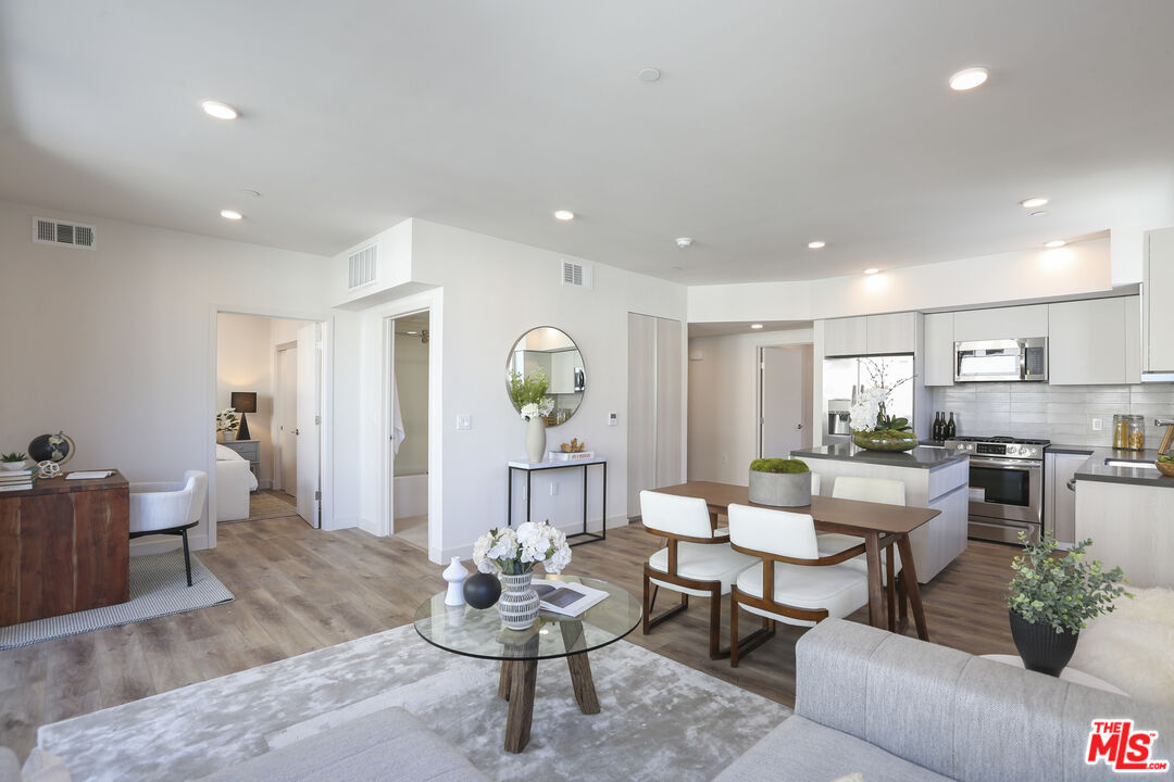 740 S Ridgeley Dr Unit: 302